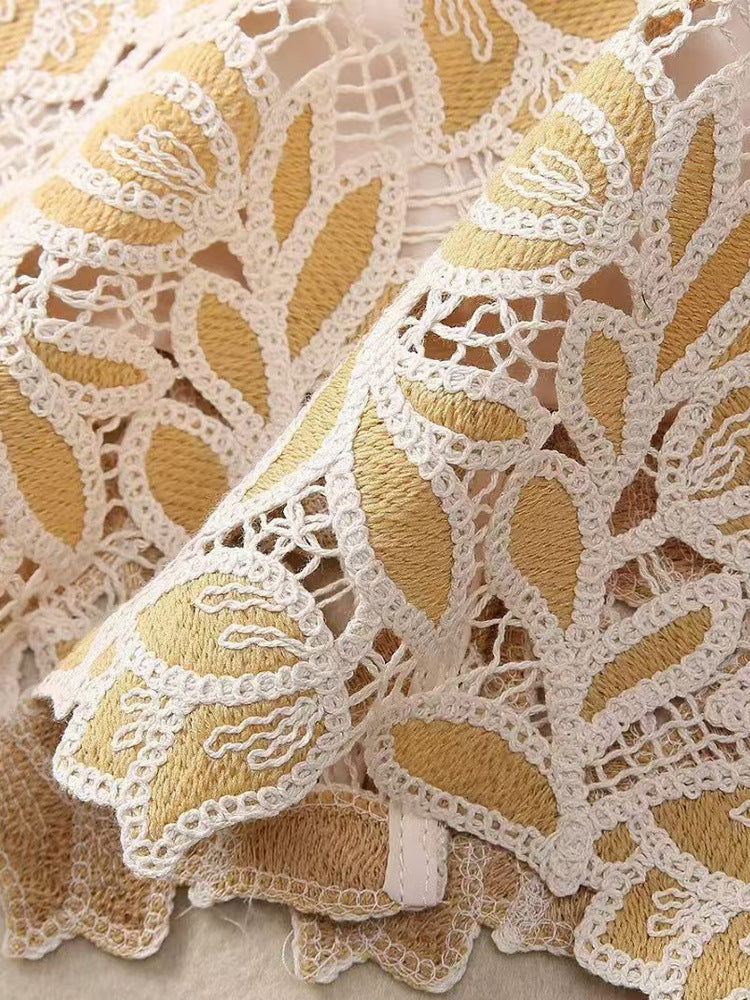 Robe Courte en Dentelle à Manches Bouffantes pour le Quotidien — détail 3 | Porivana