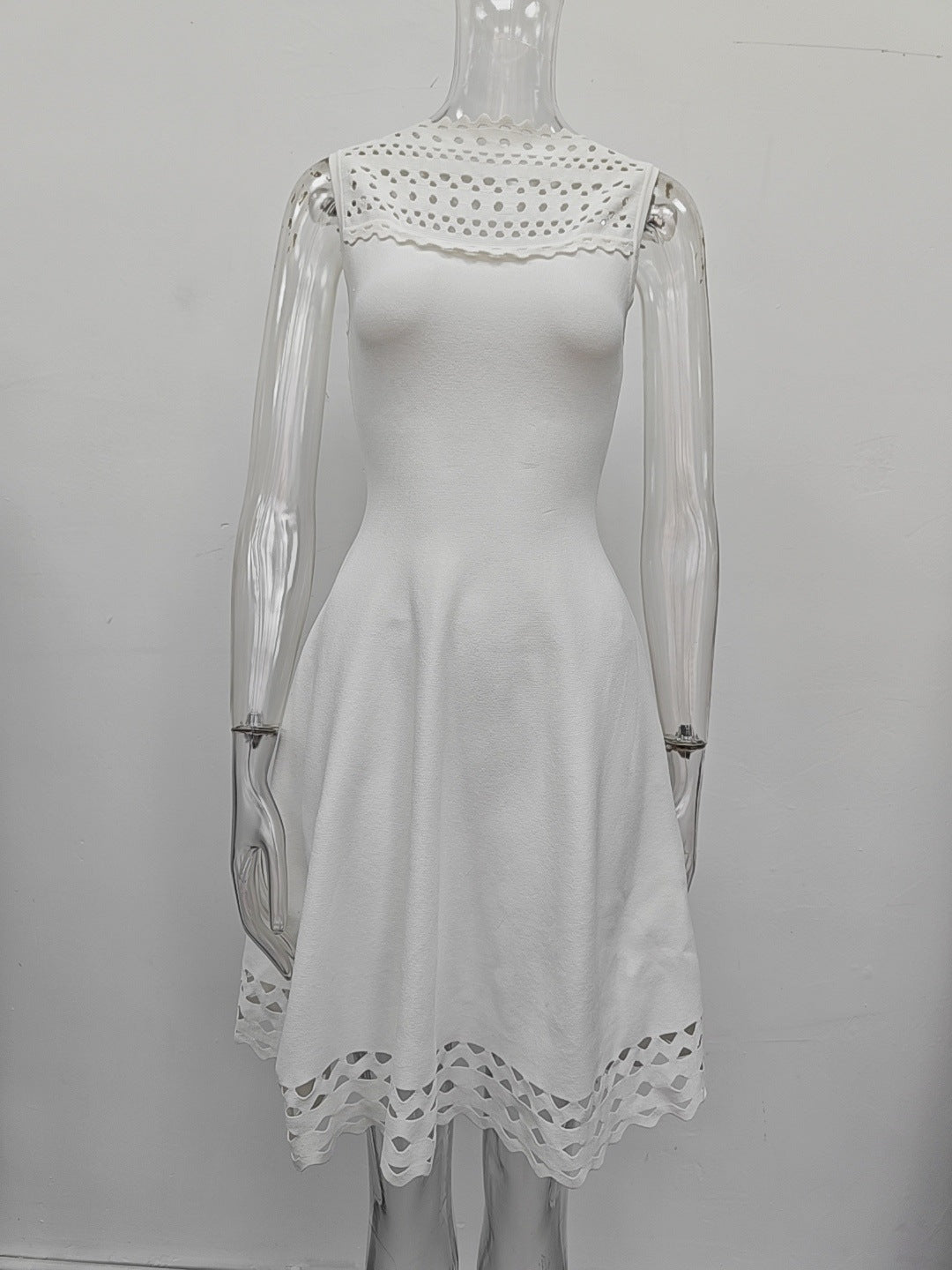 Robe Courte en Dentelle Ajourée pour Plage — détail 7 | Porivana