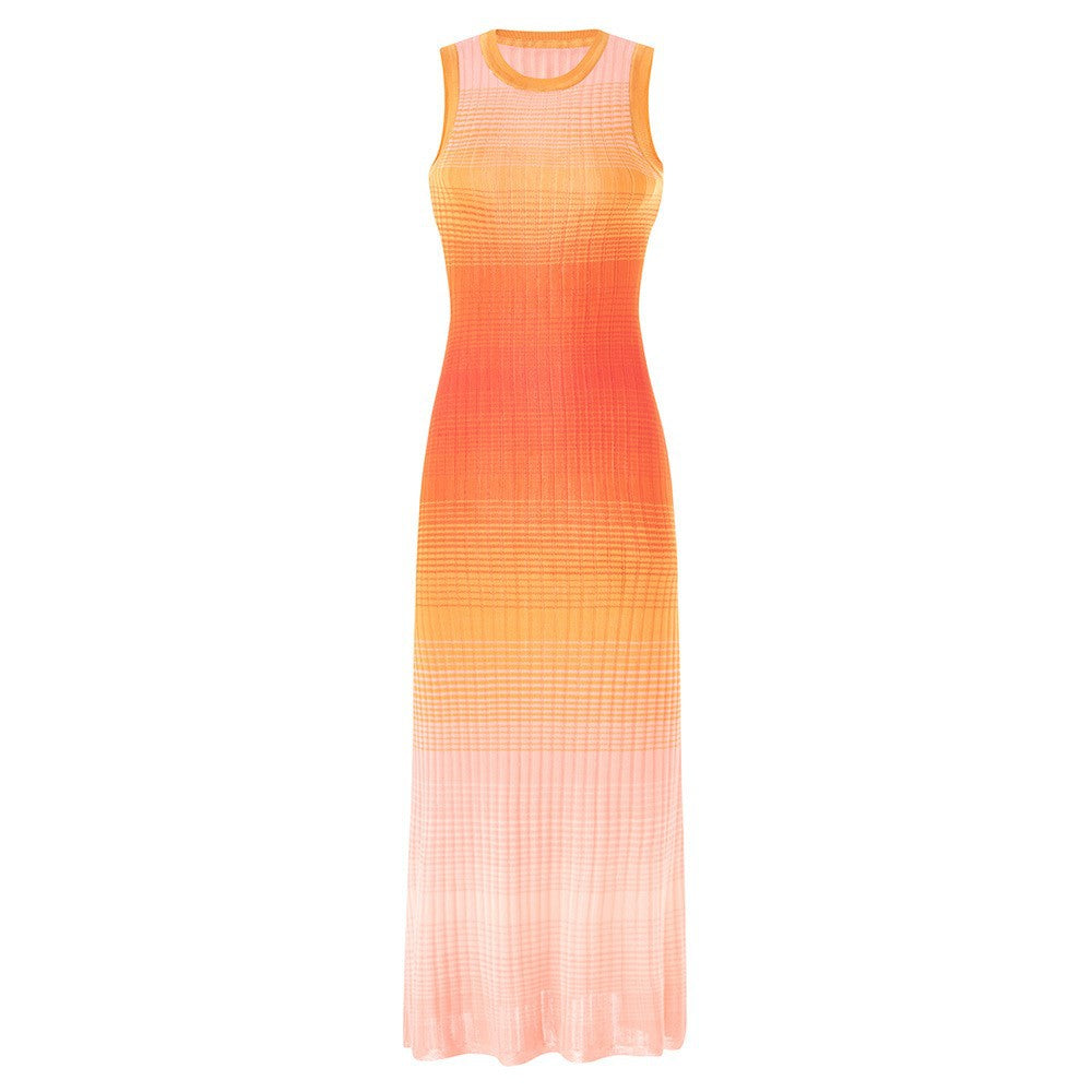 Robe Longue Fluide Dégradée Minimaliste pour Soirée — orange — porté en situation | Porivana