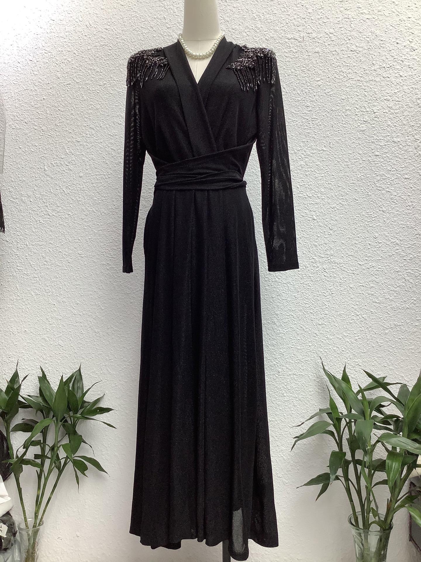 Robe Midi Satinée Cache-Cœur à Franges pour Réception — détail 5 | Porivana