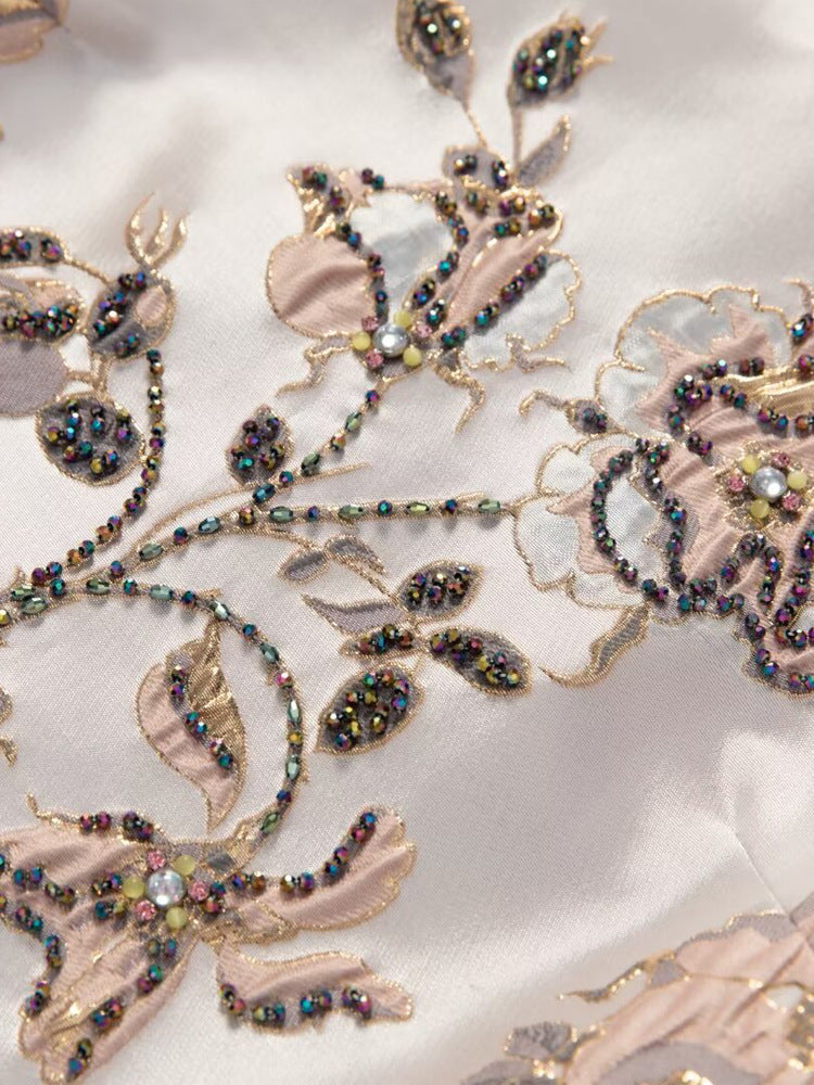 Robe Midi Satinée Brodée à Fleurs pour Réception — or rose — détail 3 | Porivana