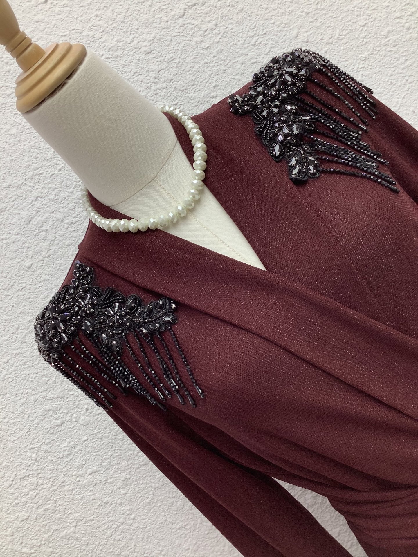 Robe Midi Satinée Cache-Cœur à Franges pour Réception — détail 4 | Porivana
