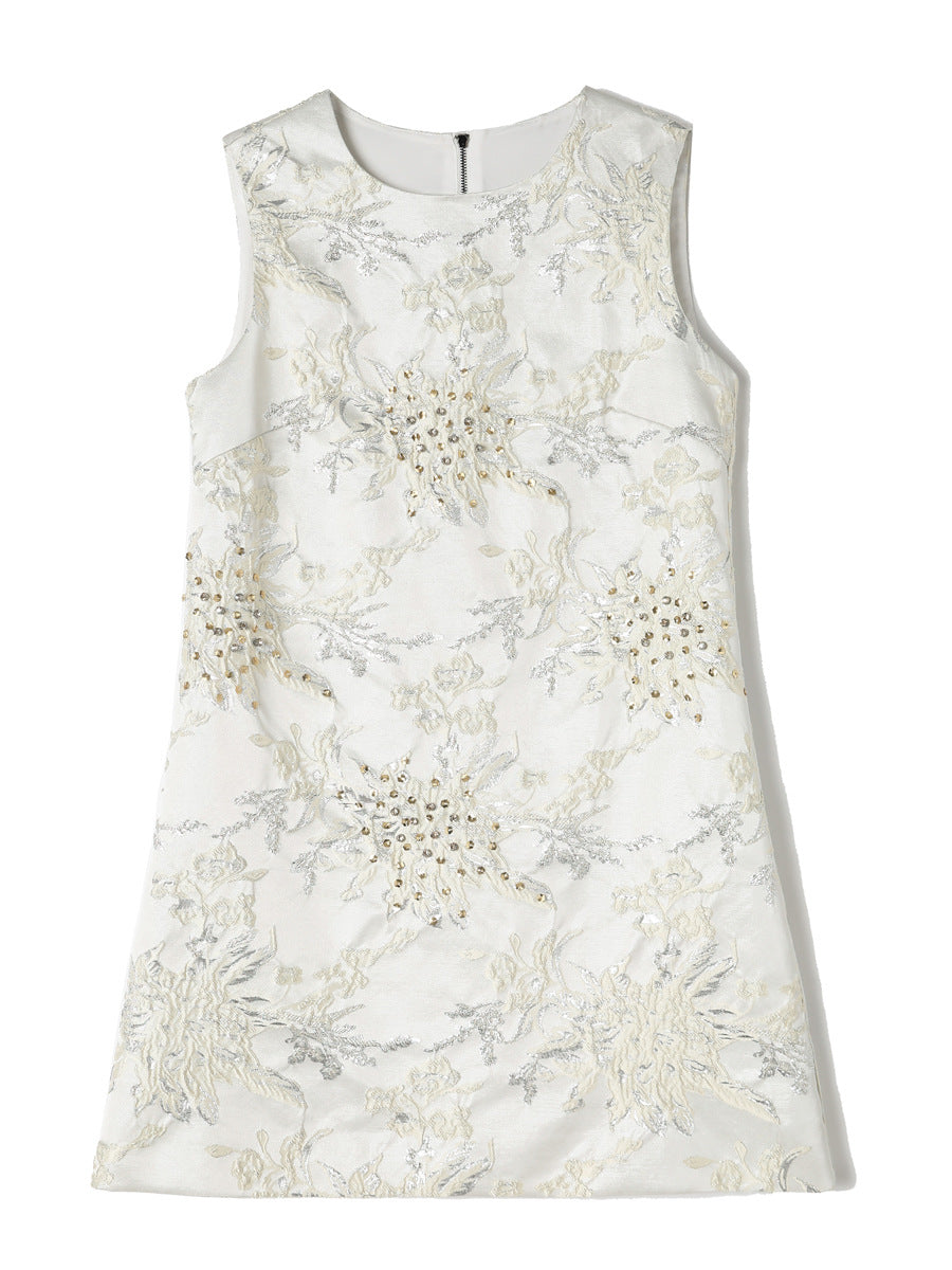 Robe d'Été Asymétrique pour Soirée Estivale — blanc — porté en situation | Porivana